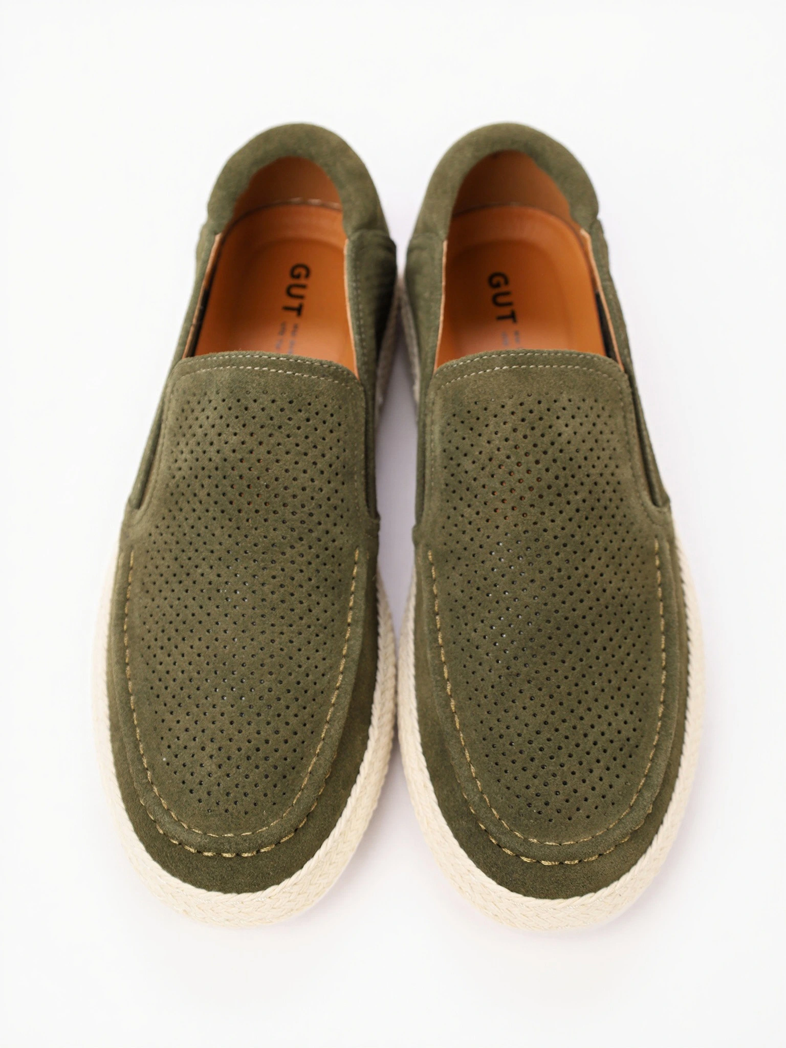 Мокасины зелоного цвета с перфорацией на низкой подошве